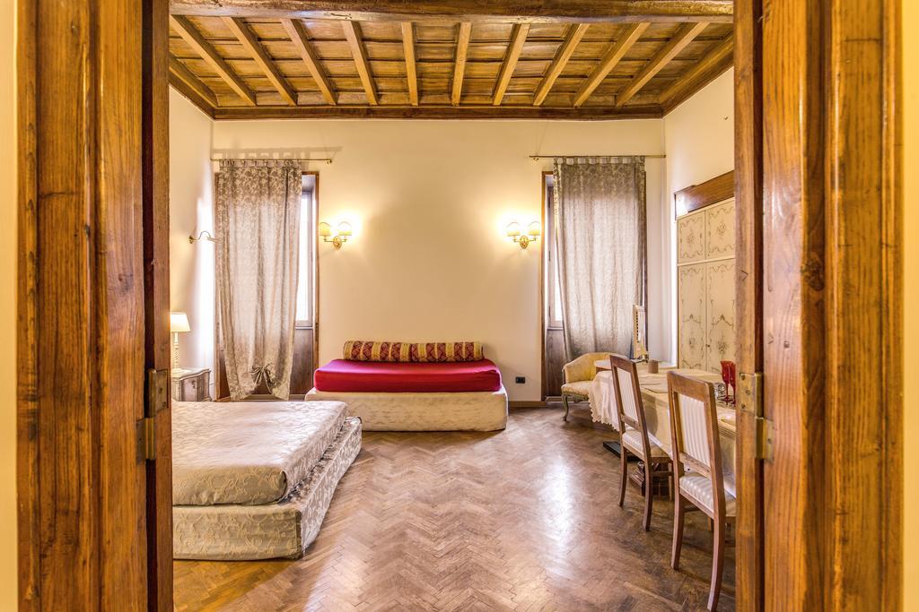 La Casa Del Capitano Hotel Rome Exterior photo
