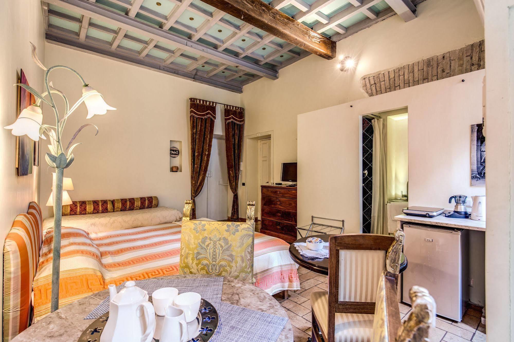 La Casa Del Capitano Hotel Rome Exterior photo