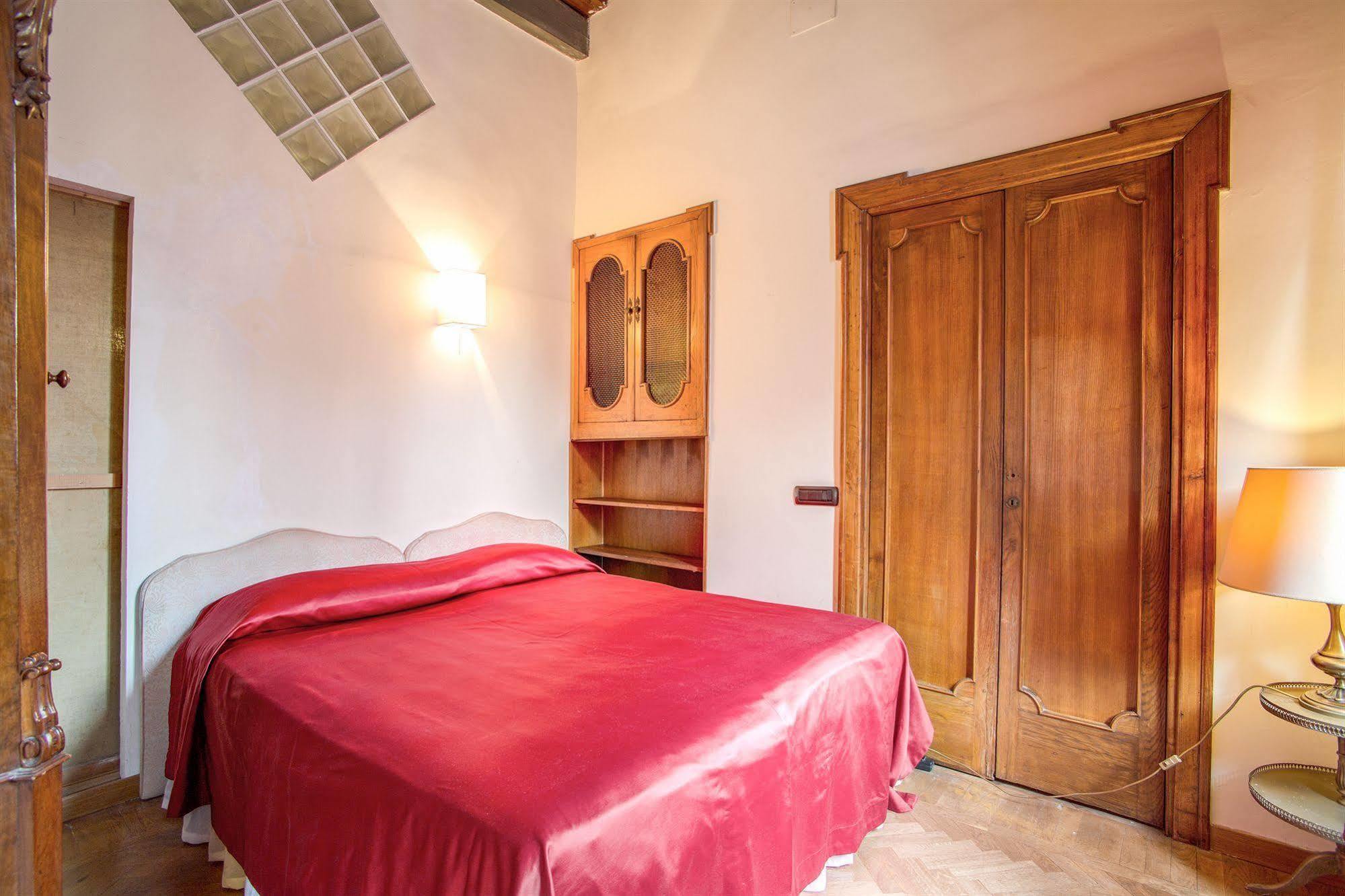 La Casa Del Capitano Hotel Rome Exterior photo