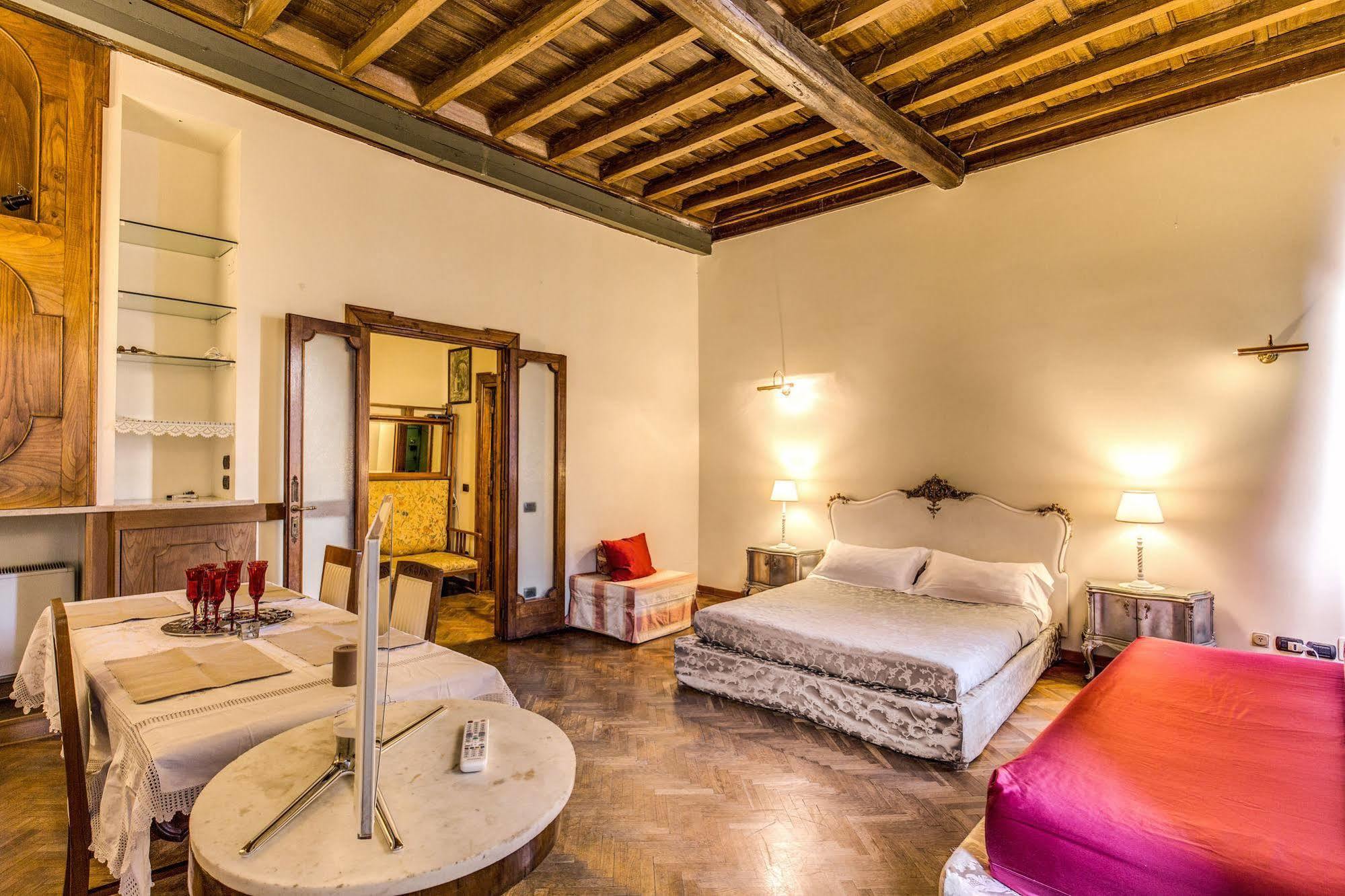La Casa Del Capitano Hotel Rome Exterior photo