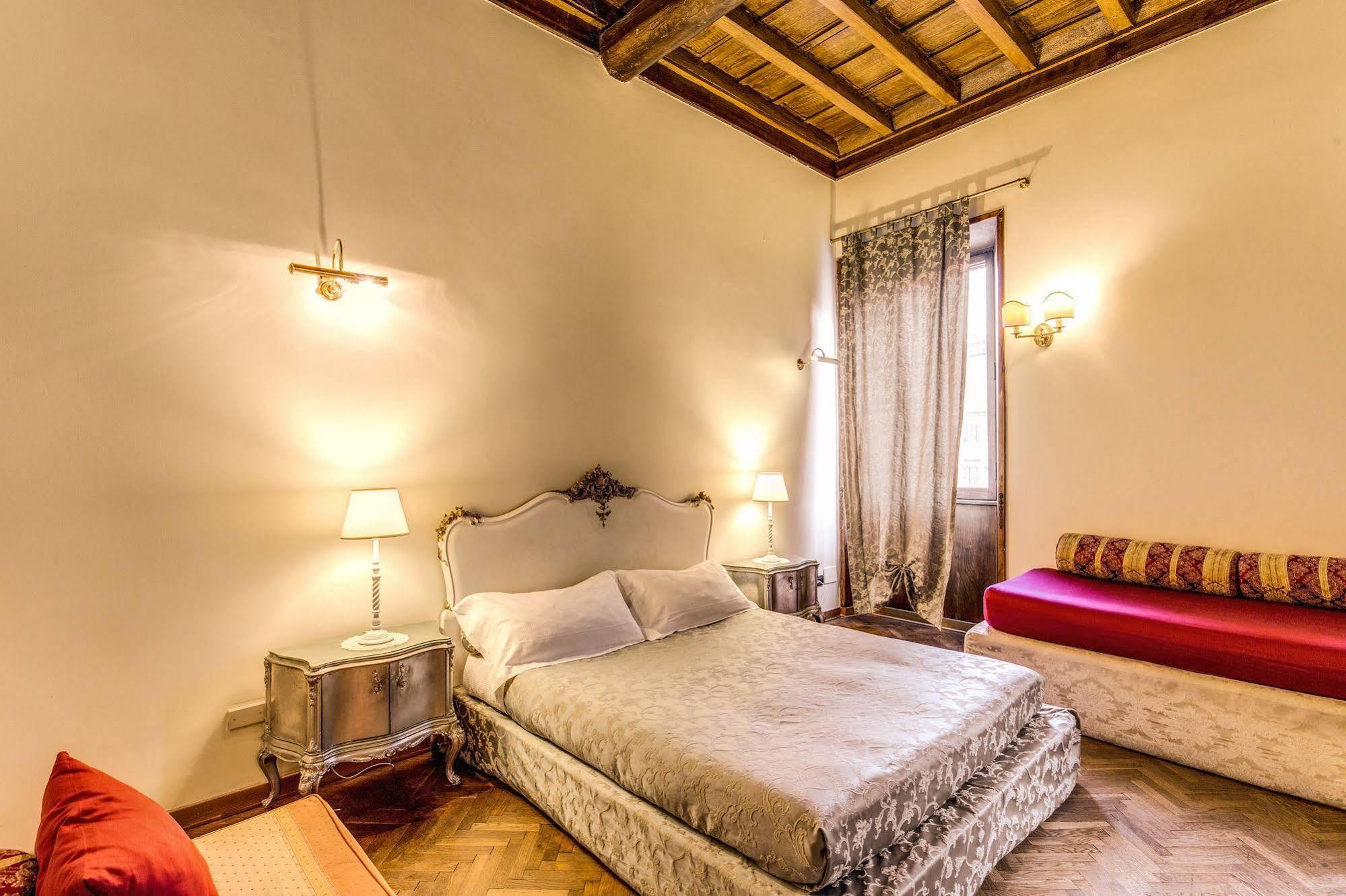 La Casa Del Capitano Hotel Rome Exterior photo