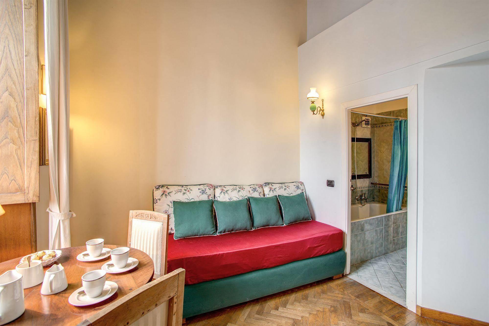 La Casa Del Capitano Hotel Rome Exterior photo