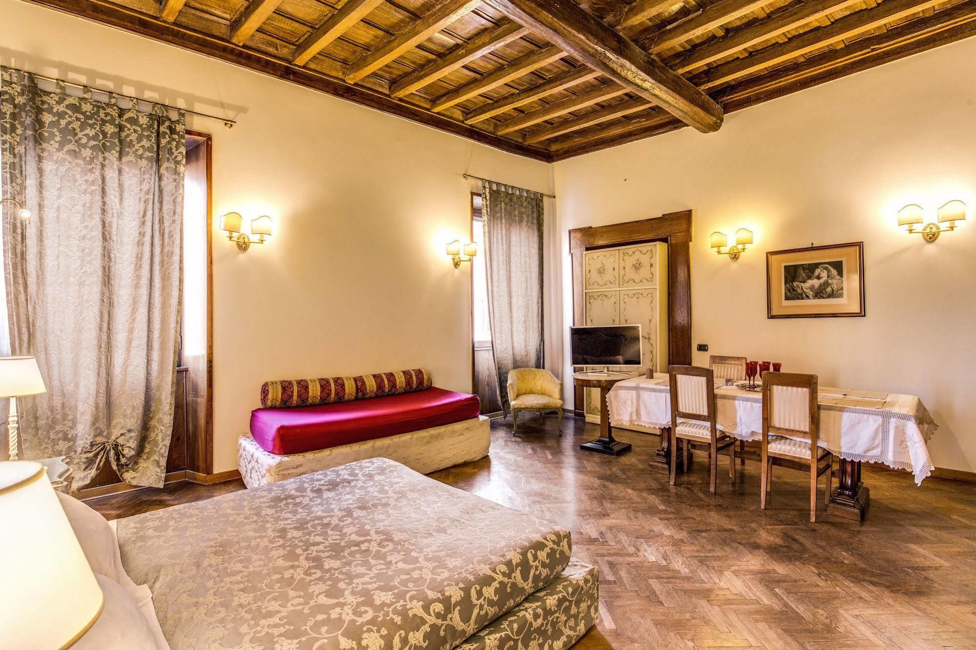 La Casa Del Capitano Hotel Rome Exterior photo