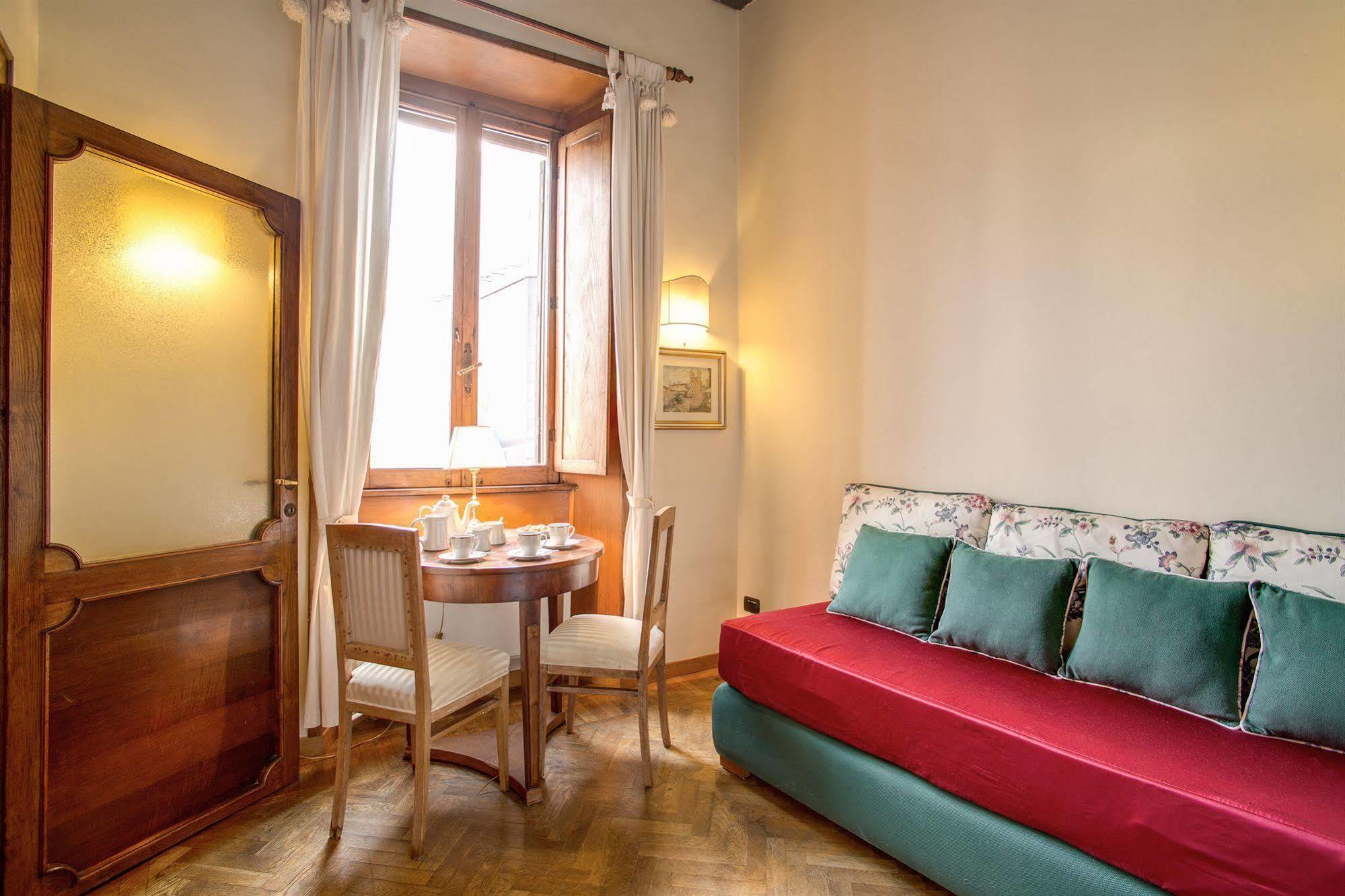 La Casa Del Capitano Hotel Rome Exterior photo