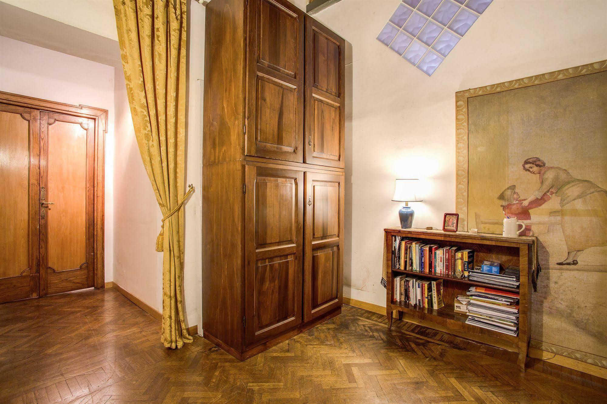 La Casa Del Capitano Hotel Rome Exterior photo